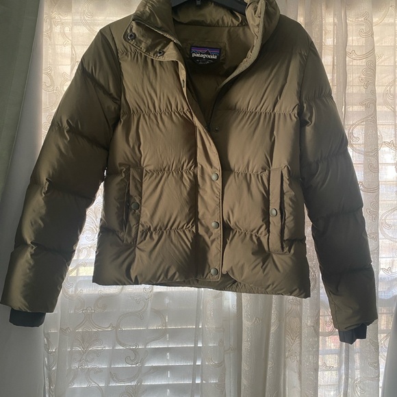Patagonia Women's Puffer Jacket - Picture 2 of 6